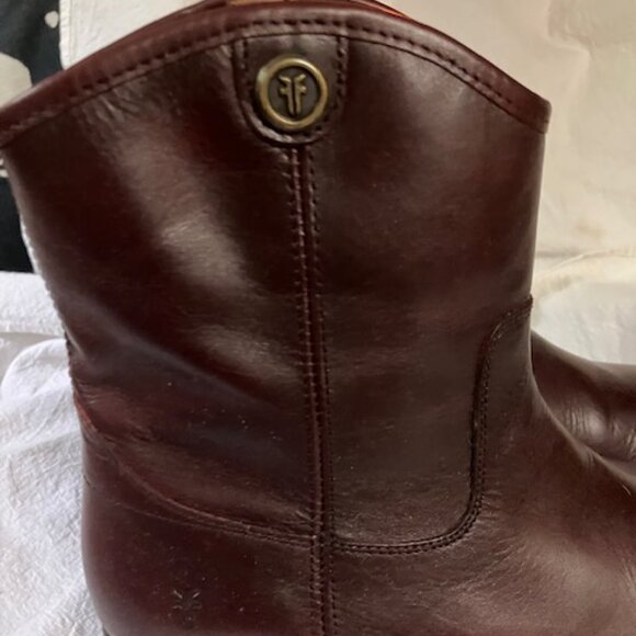 Frye Melissa Button Short - Picture 5 of 10